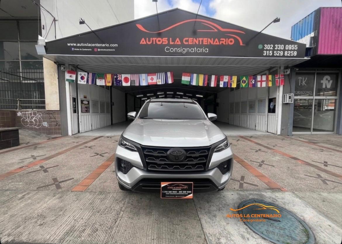 Toyota-FORTUNER 4X4 SR